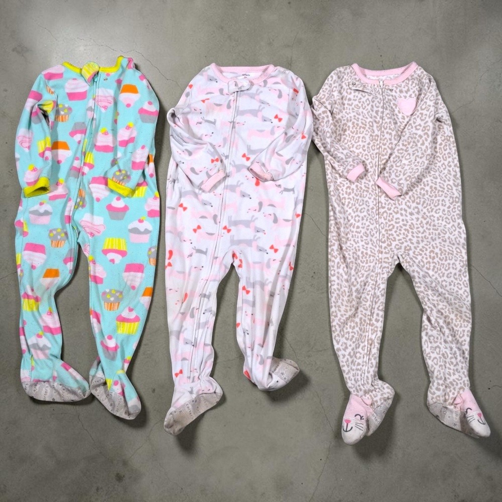 Carters 3T Girls Fleece Pajamas Lot 3 Cupcake Dog Leopard Footed Sleepers Pink - Picture 1 of 9